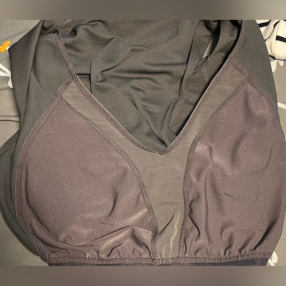 Nike and Reebok Tops Bundle Size Medium - Picture 12 of 15